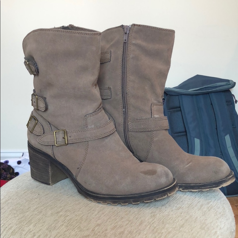 🙌🏻SALE🙌🏻 Mid calf boots!